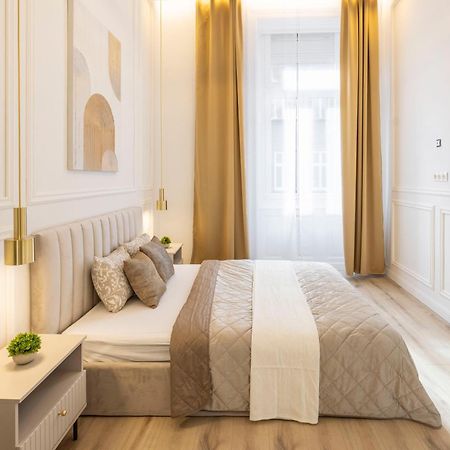 Exclusive & Prestigious Central Residence W/ Balcony Budapest Exterior photo