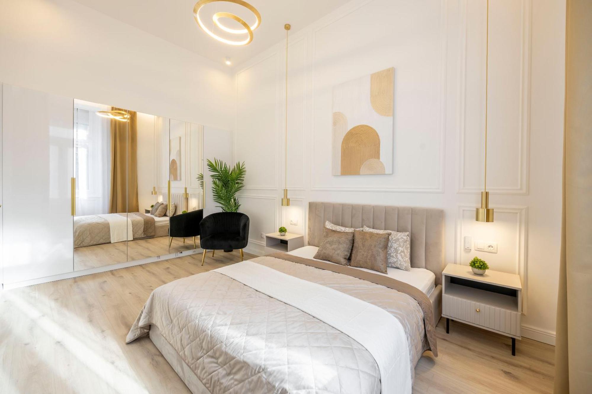 Exclusive & Prestigious Central Residence W/ Balcony Budapest Exterior photo